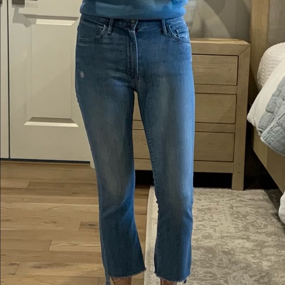 MOTHER Insider Crop Step Fray Jeans - Picture 8 of 9